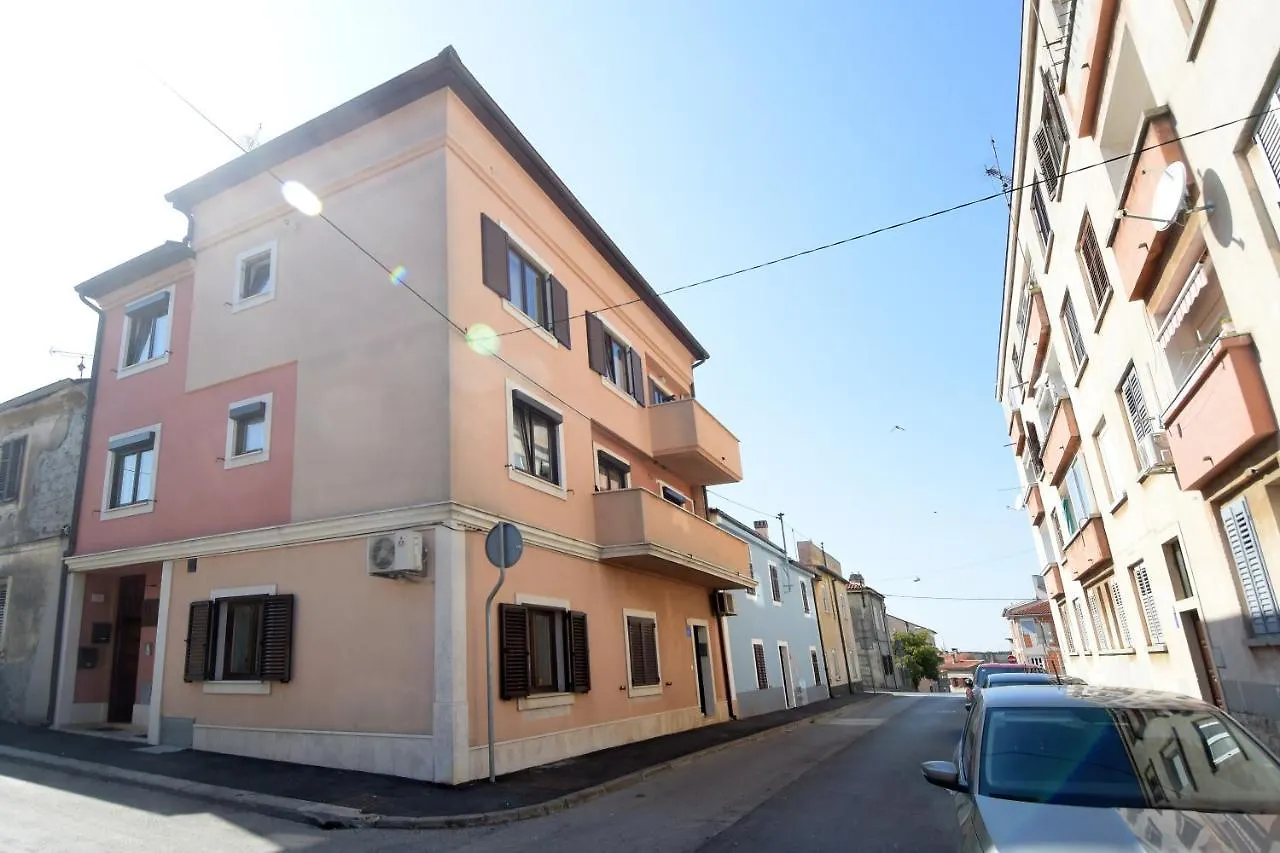 Gallery Premium 99 Near Ammphiteatre With Garage 5 Days And More Gratis Apartment Pula