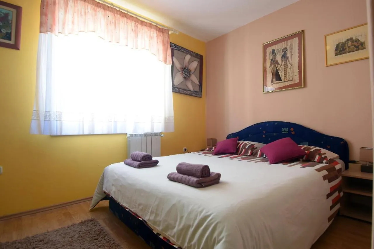 Gallery Premium 99 Near Ammphiteatre With Garage 5 Days And More Gratis Apartment Pula 0*,  Croatia